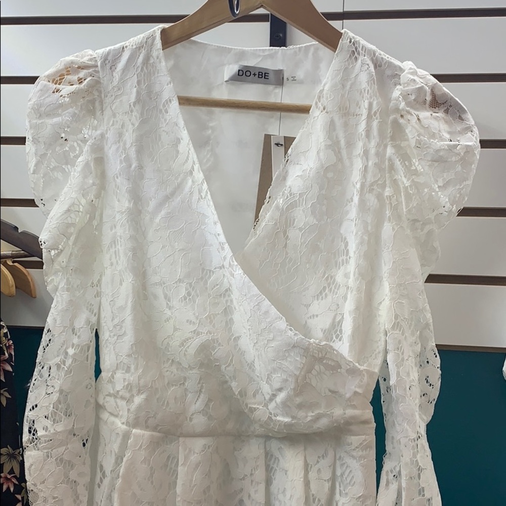 Do+Be white blouse
